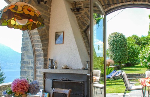 Porto Ronco Casa | Casa de vacaciones privada con WIFI, piscina privada, TV, patio, vista panorámica, aparcamiento
