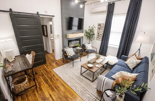 Downtown Casa | Beautiful Private Home Downtown - 1BR 1Bath