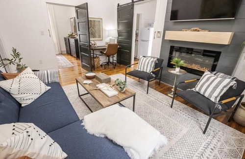 Downtown Casa | Beautiful Private Home Downtown - 1BR 1Bath