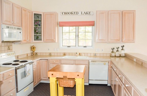 Ponshewaing Cabaña | Beautiful Private Home on Crooked Lake Near Petoskey & Harbor Springs