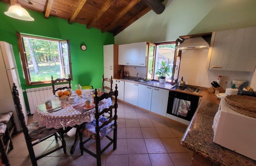 Camporgiano Villa | Hermosa casa con impresionantes vistas, amplio jardín y piscina privada.