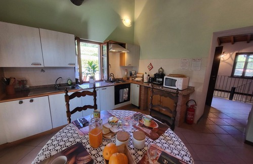 Camporgiano Villa | Hermosa casa con impresionantes vistas, amplio jardín y piscina privada.