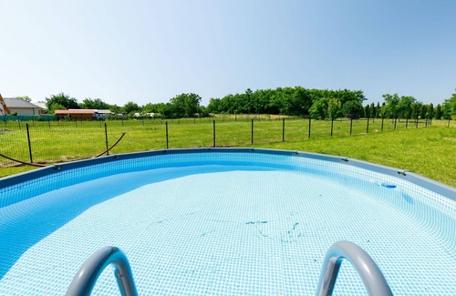 Balatonszemes Casa | Estupenda casa de vacaciones privada para 6 personas con WIFI, piscina privada, TV y terraza