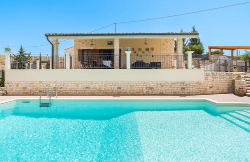 Montallegro Villa | Maravillosa casa de vacaciones privada para 6 personas con piscina privada, WIFI, A/C y terraza