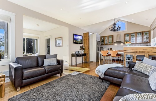 West Launceston Cabaña | Hermoso retiro privado cerca de Gorge / CBD, Breakie Hamper gratis, Wifi y más