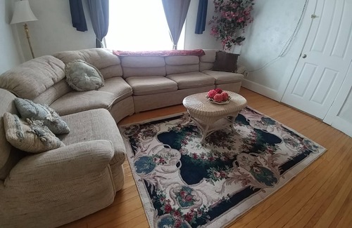 Mount Clemens Casa | Hermoso, amplio piso inferior. A poca distancia del centro, cerca de todos