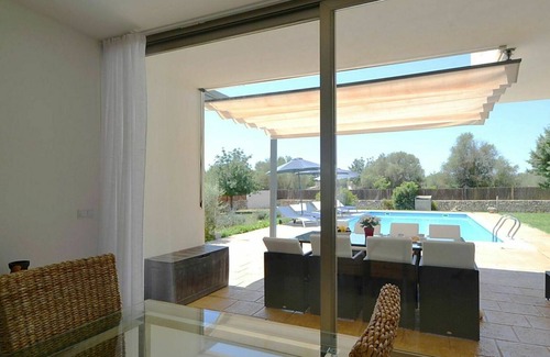 Binissalem Villa | Casa de vacaciones privada con A/C, WIFI, piscina, TV, patio, mascotas permitida, aparcamiento