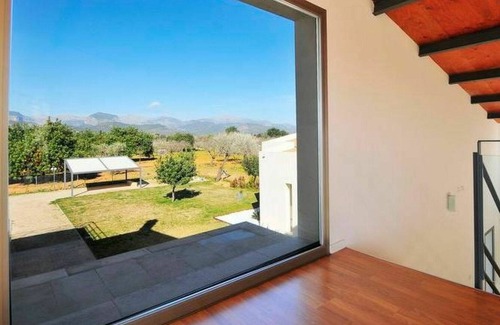 Binissalem Villa | Casa de vacaciones privada con A/C, WIFI, piscina, TV, patio, mascotas permitida, aparcamiento