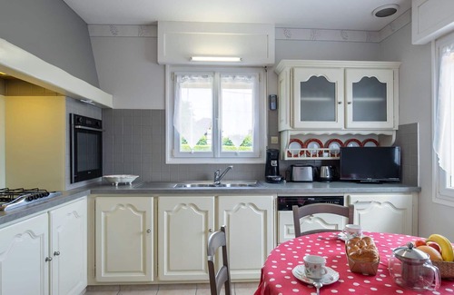 Pleumeur-Bodou Casa | Preciosa casa de vacaciones privada con WIFI, TV, terraza, mascotas permitida y aparcamiento