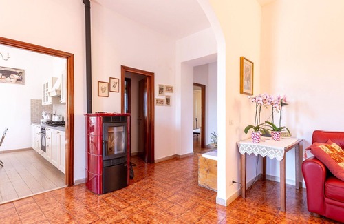 Pitigliano Casa | Estupenda casa de vacaciones privada para 5 personas con WIFI, A/C, TV, patio y mascotas permitida