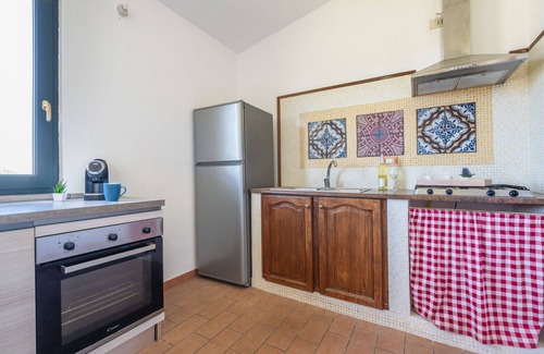 Quartucciu Casa | Maravillosa casa de vacaciones privada con A/C, TV, patio, vista panorámica y aparcamiento