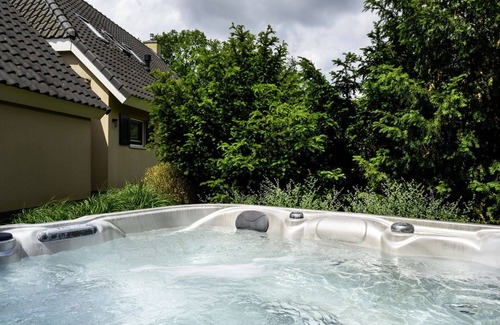 Vlagtwedde Casa | Preciosa casa de vacaciones privada con piscina, WIFI, TV, terraza y mascotas permitida