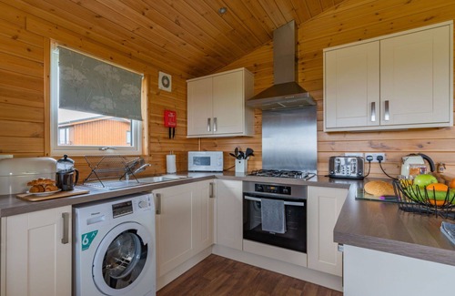 Kinross Casa | Maravillosa casa de vacaciones privada para 6 personas con WIFI, TV, balcón y mascotas permitida