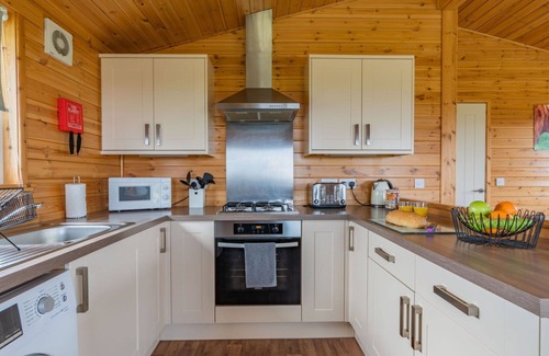 Kinross Casa | Maravillosa casa de vacaciones privada para 6 personas con WIFI, TV, balcón y mascotas permitida