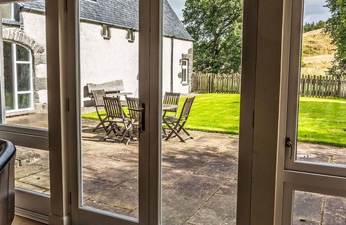 Glen Urquhart Casa | Maravillosa casa de vacaciones privada con WIFI, TV, terraza, mascotas permitida y aparcamiento