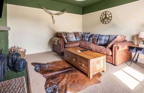 Drumnadrochit Villa | Maravillosa casa de vacaciones privada con WIFI, TV, patio, mascotas permitida y aparcamiento