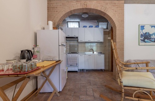 Bolognola Casa | Maravillosa casa de vacaciones privada con WIFI, TV, balcón, vista panorámica, aparcamiento