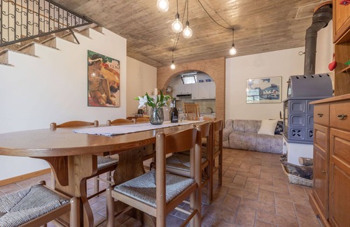 Bolognola Casa | Maravillosa casa de vacaciones privada con WIFI, TV, balcón, vista panorámica, aparcamiento