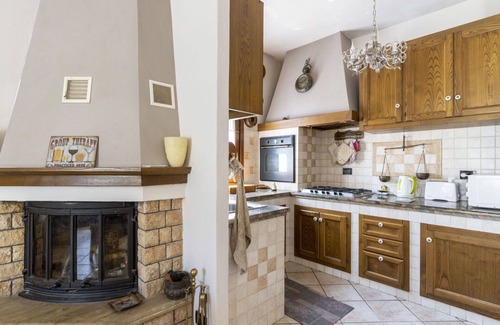 Ville San Sebastiano Villa | Casa de vacaciones privada con WIFI, patio, mascotas permitida, vista panorámica, aparcamiento