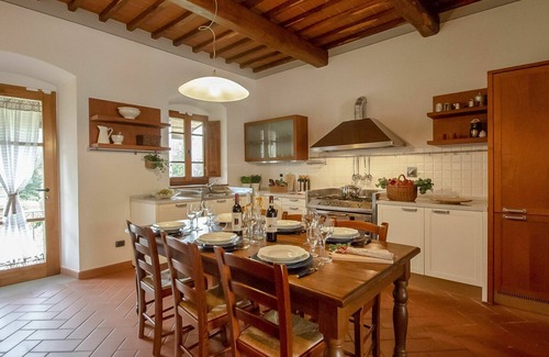 San Giovanni Valdarno Villa | Casa de vacaciones privada con WIFI, piscina privada, TV, terraza, vista panorámica, aparcamiento