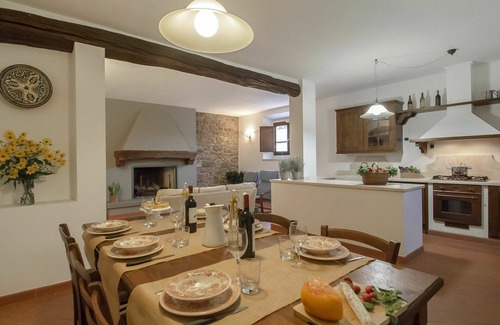 San Giovanni Valdarno Villa | Casa de vacaciones privada con WIFI, piscina privada, TV, terraza, vista panorámica, aparcamiento