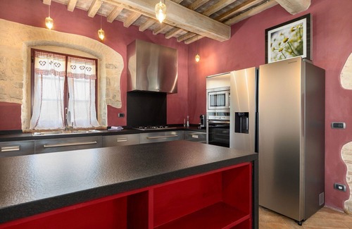 Poggibonsi Villa | Maravillosa casa de vacaciones privada con piscina privada, jacuzzi, A/C, WIFI, TV, patio