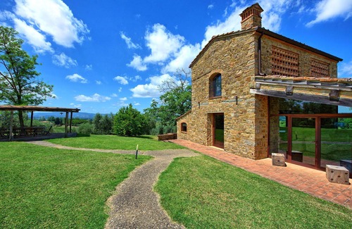 Poggibonsi Villa | Maravillosa casa de vacaciones privada con piscina privada, jacuzzi, A/C, WIFI, TV, patio