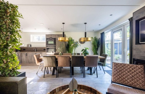Bosgebied Hoenderloo Casa | Maravillosa casa de vacaciones privada con WIFI, piscina, TV, terraza y aparcamiento