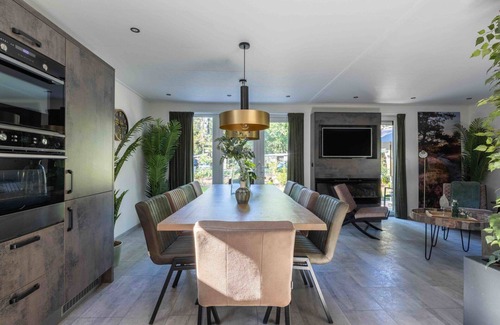 Bosgebied Hoenderloo Casa | Maravillosa casa de vacaciones privada con WIFI, piscina, TV, terraza y aparcamiento