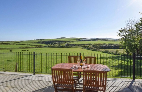 Aberdaron Casa | Maravillosa casa de vacaciones privada con WIFI, TV, patio, vista panorámica y aparcamiento