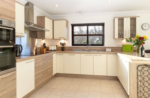 Aviemore Villa | Maravillosa casa de vacaciones privada para 8 personas con WIFI, TV y patio