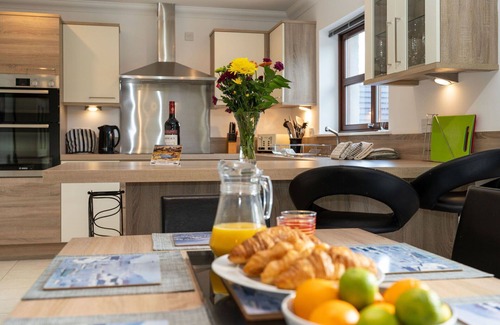 Aviemore Villa | Maravillosa casa de vacaciones privada para 8 personas con WIFI, TV y patio