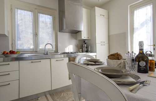 Macchino Casa | Casa de vacaciones privada con jacuzzi, piscina privada, WIFI, TV, patio, mascotas permitida