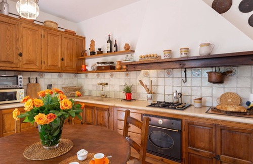 Montecalvoli Villa | Casa de vacaciones privada con WIFI, piscina privada, TV, patio, vista panorámica, aparcamiento