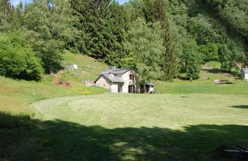 Monteceneri Casa | Casa de vacaciones privada con TV, patio, mascotas permitida, vista panorámica, aparcamiento