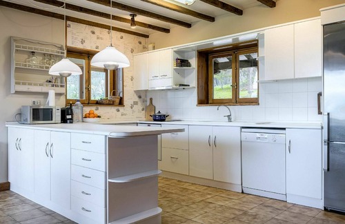 Elorrio Casa | Preciosa casa de vacaciones privada con WIFI, TV, patio, vista panorámica y aparcamiento
