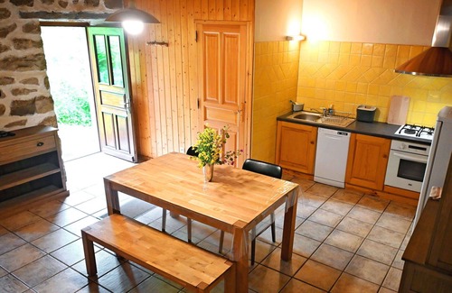 Vielprat Casa | Casa de vacaciones privada con WIFI, TV, patio, mascotas permitida, vista panorámica, aparcamiento