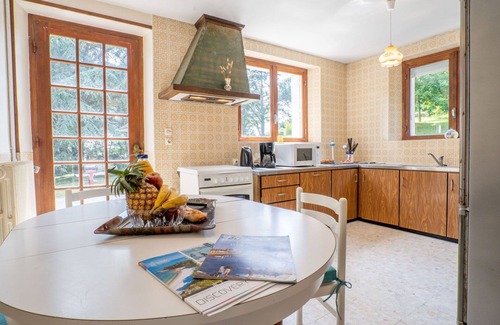 Treflez Casa | Maravillosa casa de vacaciones privada para 6 personas con TV, terraza y aparcamiento