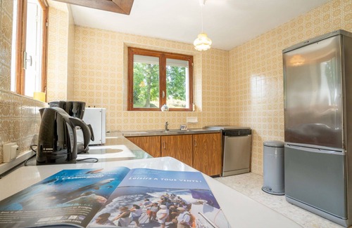 Treflez Casa | Maravillosa casa de vacaciones privada para 6 personas con TV, terraza y aparcamiento