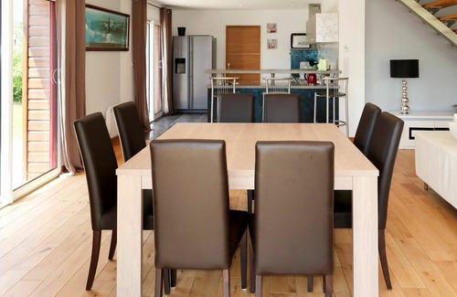Trevignon Casa | Estupenda casa de vacaciones privada para 8 personas con WIFI, TV, terraza y aparcamiento