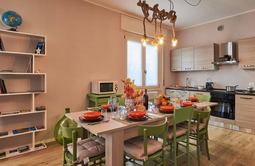 Besozzo Villa | Casa de vacaciones privada con piscina privada, jacuzzi, A/C, WIFI, TV, patio, aparcamiento