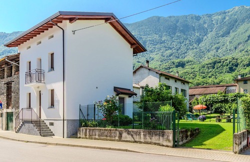 Piantedo Casa | Estupenda casa de vacaciones privada para 5 personas con WIFI, TV, patio y mascotas permitida