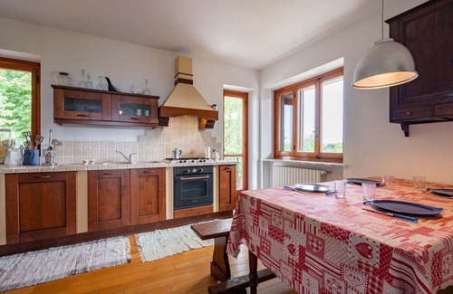 Bossolasco Casa | Maravillosa casa de vacaciones privada con WIFI, TV, balcón, mascotas permitida y aparcamiento