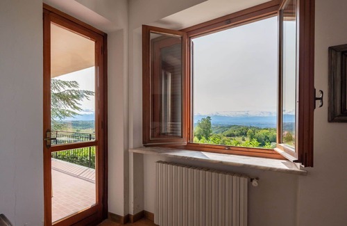 Bossolasco Casa | Maravillosa casa de vacaciones privada con WIFI, TV, balcón, mascotas permitida y aparcamiento
