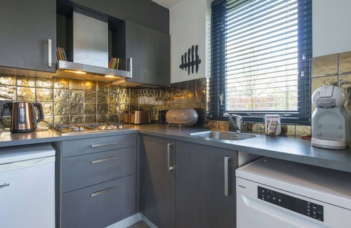Ewijk Casa | Estupenda casa de vacaciones privada con piscina, jacuzzi, WIFI, TV y mascotas permitida