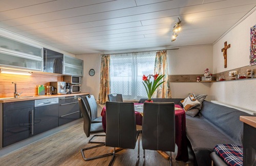 Ebene Reichenau Casa | Maravillosa casa de vacaciones privada con WIFI, TV, balcón, mascotas permitida y aparcamiento