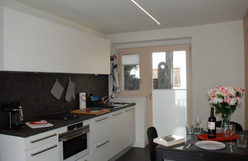 Minusio Casa | Maravillosa casa de vacaciones privada con A/C, WIFI, TV, patio, vista panorámica, aparcamiento