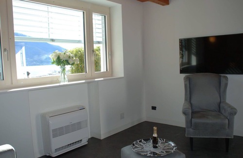 Minusio Casa | Maravillosa casa de vacaciones privada con A/C, WIFI, TV, patio, vista panorámica, aparcamiento