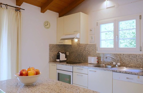 Blenio Casa | Casa de vacaciones privada con WIFI, TV, patio, mascotas permitida, vista panorámica, aparcamiento