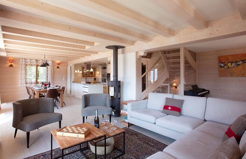 Chesieres Casa | Preciosa casa de vacaciones privada para 8 personas con WIFI, TV, terraza y aparcamiento